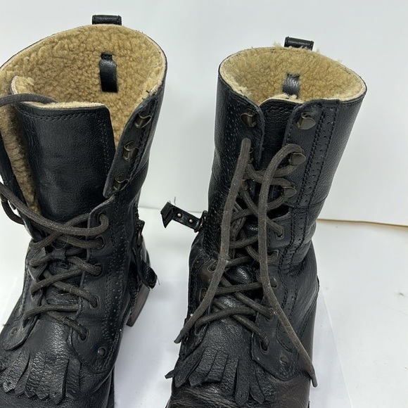 UGG Lyric Lace Up Leather Boots black size 7 These boots have a hard sole - Picture 3 of 15